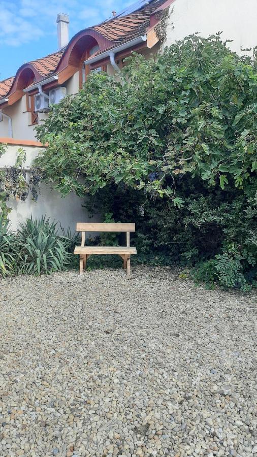 Glamour Apartman Gyula Luaran gambar