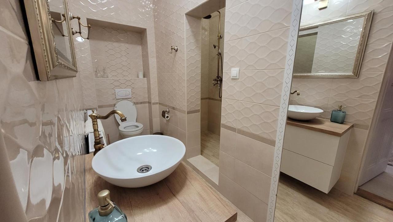 Glamour Apartman Gyula Luaran gambar