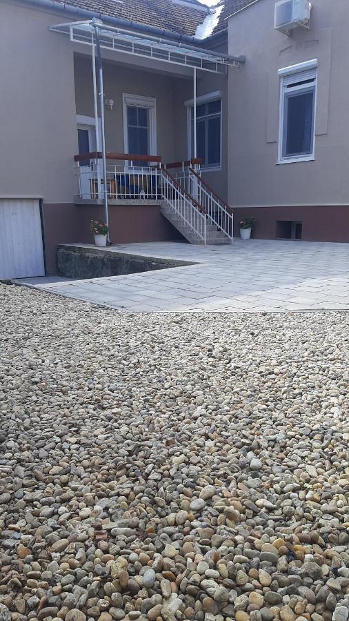Glamour Apartman Gyula Luaran gambar